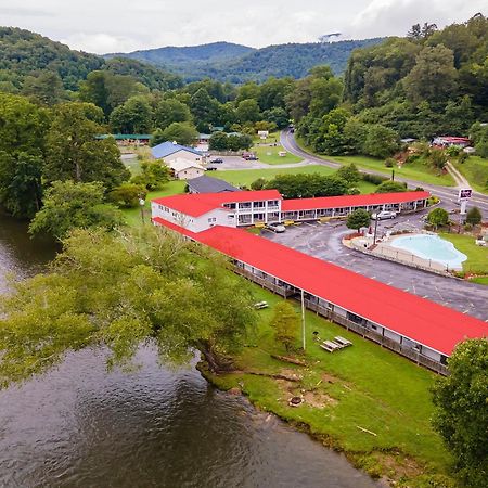 Lloyd'S On The River Country Inn By Oyo Bryson City Buitenkant foto
