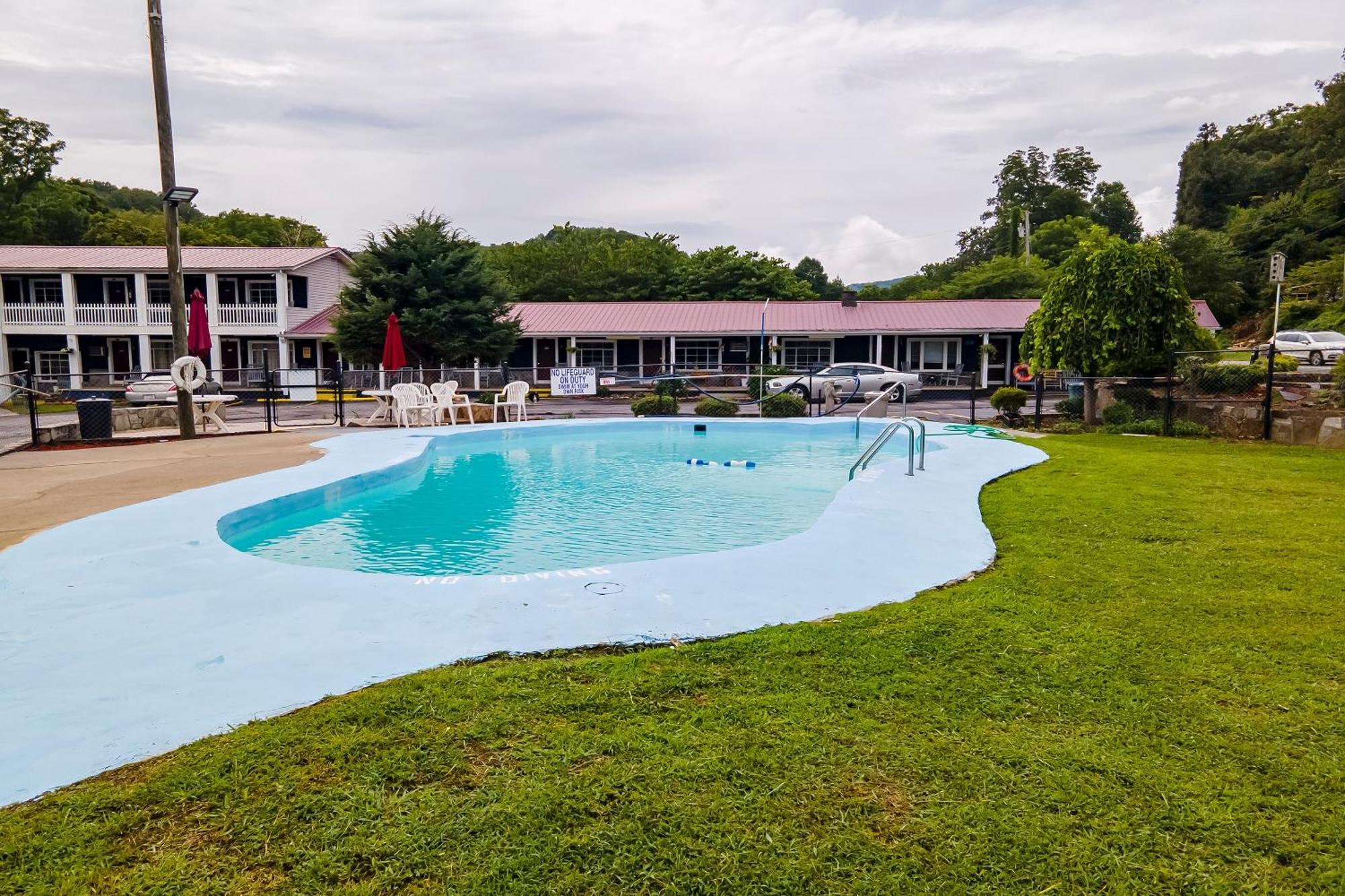 Lloyd'S On The River Country Inn By Oyo Bryson City Buitenkant foto