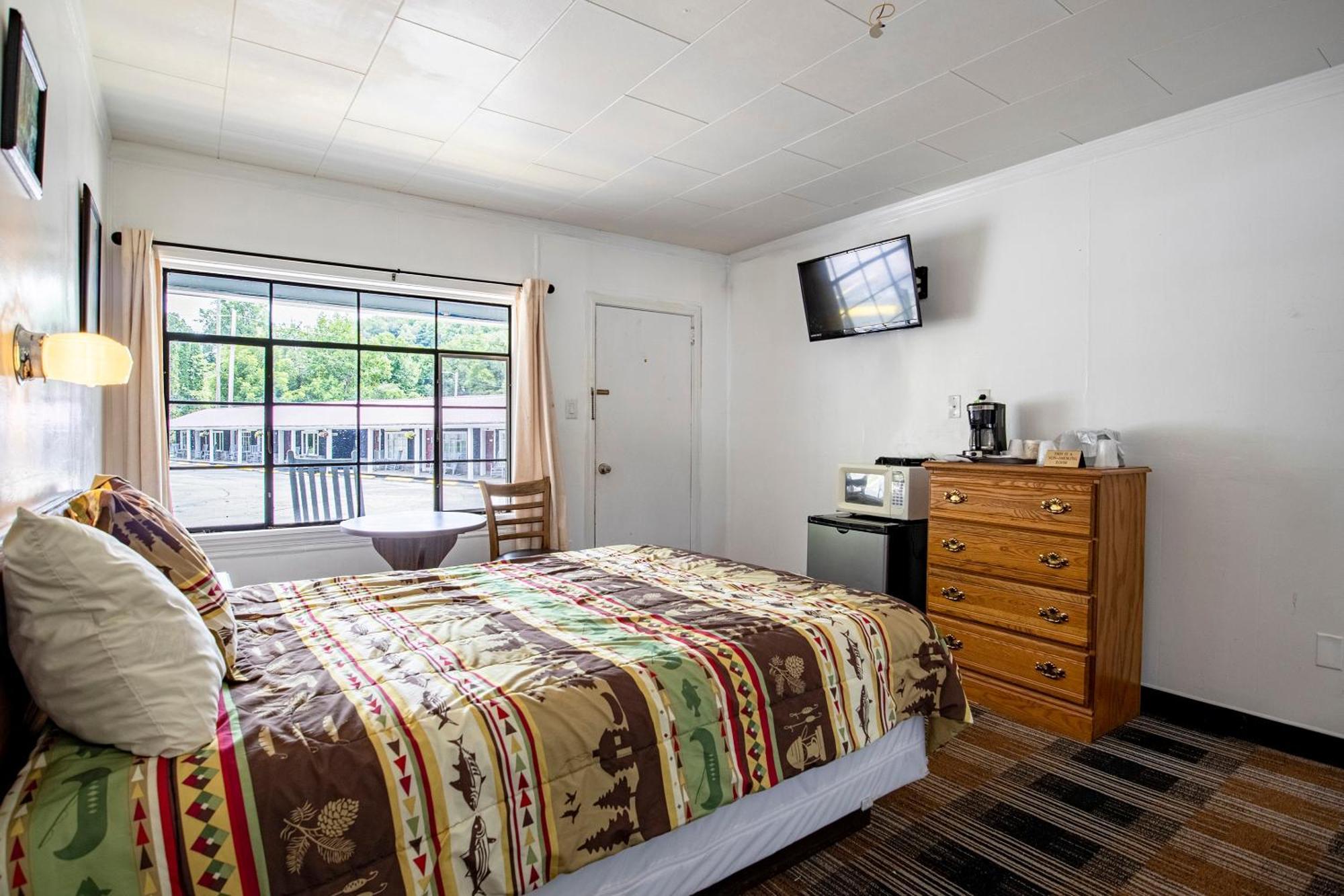 Lloyd'S On The River Country Inn By Oyo Bryson City Buitenkant foto